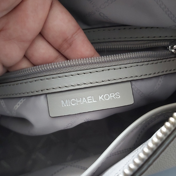 Michael kors crossbody - Picture 6 of 8